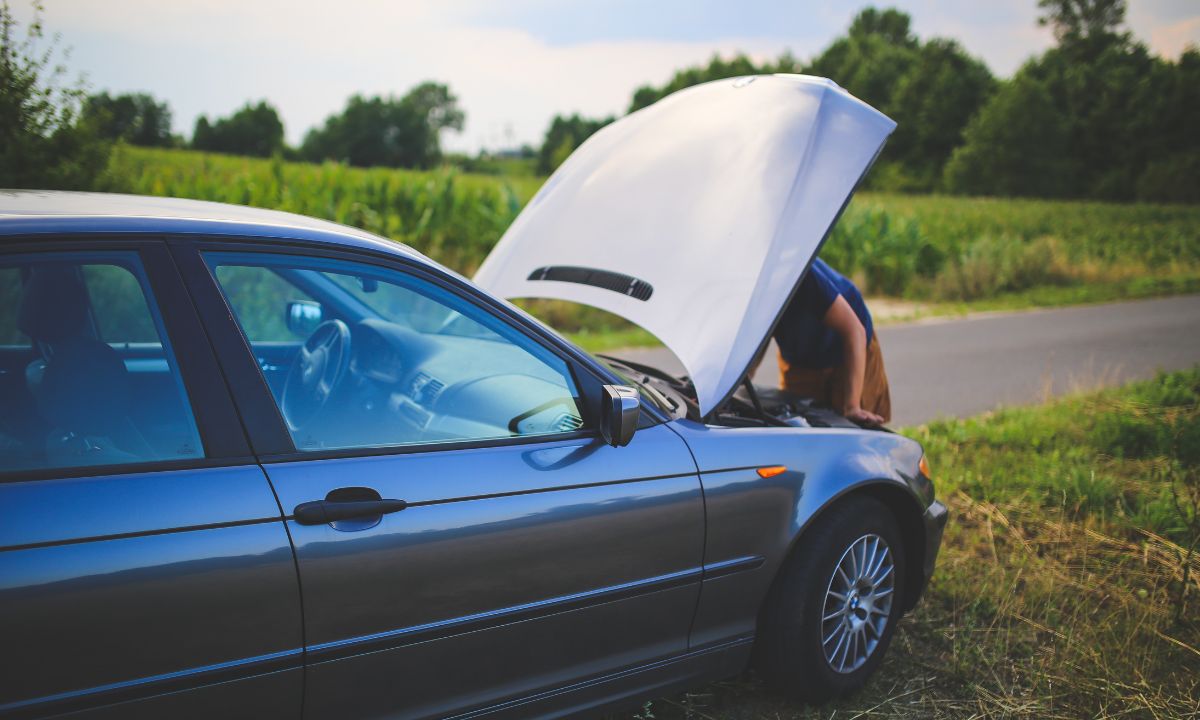 Mackins - car problems while on the road