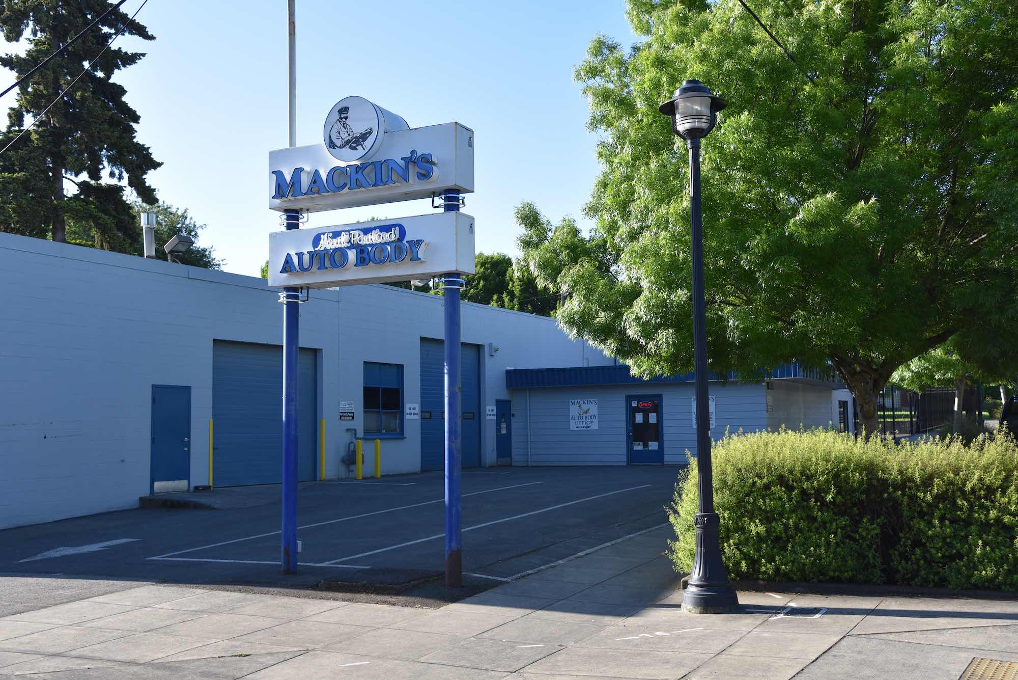 North Portland Mackins Auto Body